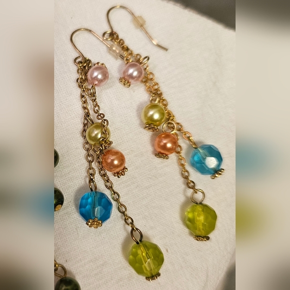 3 Pairs of Earrings - Picture 4 of 4
